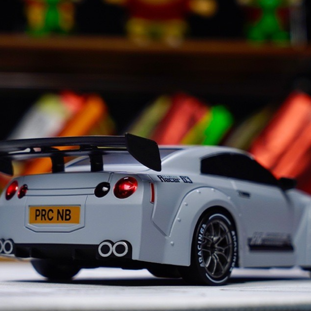 1:24 Scale Remote Control Drift Car - High-Speed RC Racing Car with Precision Steering & Durable Widebody Design