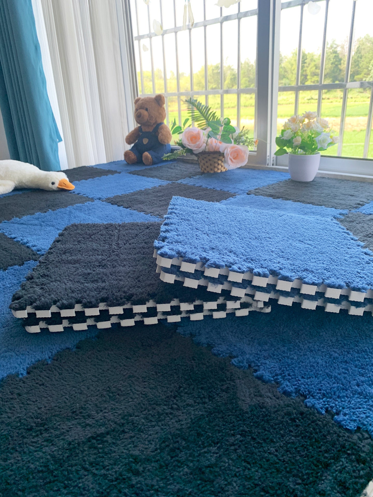 Ultra Soft Plush Bedside Rug - Anti-Slip Decorative Floor Mat with Interlocking Design for Bedroom & Living Room