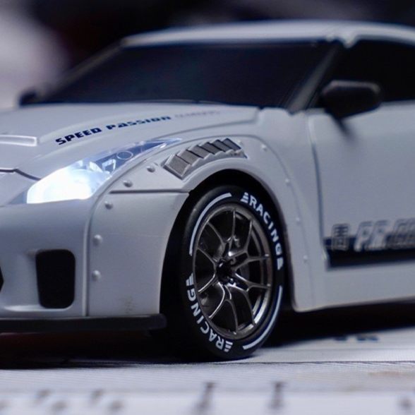 1:24 Scale Remote Control Drift Car - High-Speed RC Racing Car with Precision Steering & Durable Widebody Design